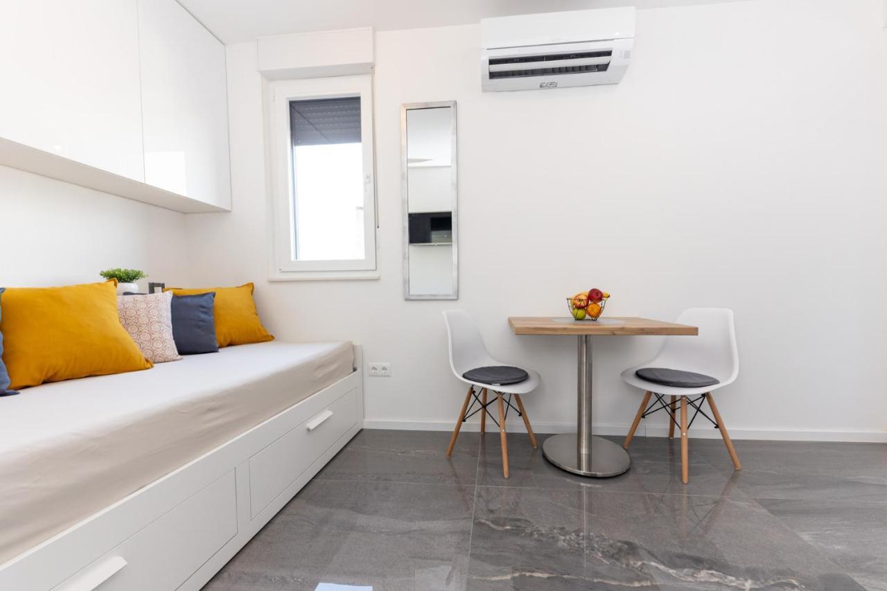 New Studio For 2, Free Private Garage Spot, Wi-Fi, 200 M From Mall Of Split Exterior photo