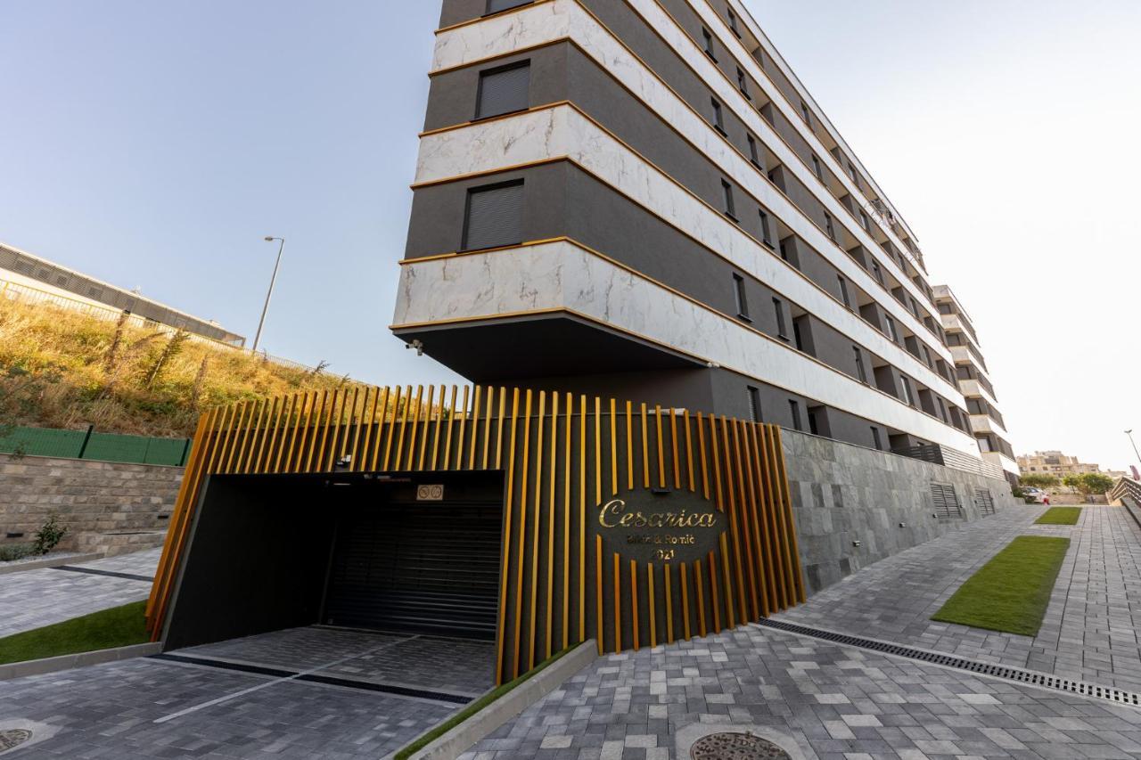 New Studio For 2, Free Private Garage Spot, Wi-Fi, 200 M From Mall Of Split Exterior photo